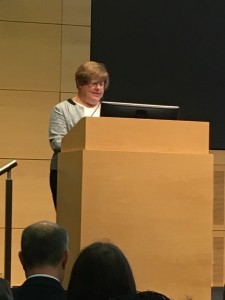 lesley-titcomb-presents